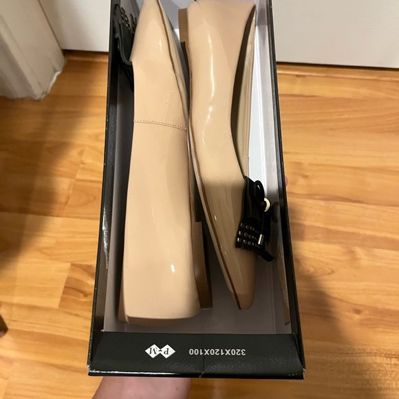 ADORABLE Karl Lagerfeld Flats - NWOT - Picture 4 of 5